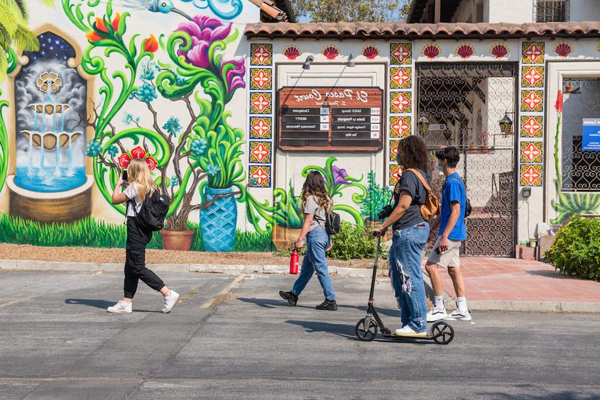 A group of students walking downtown San Jose